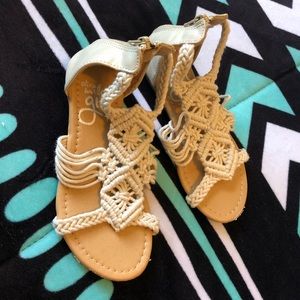 OM Omgirls’ Aubree Sandals